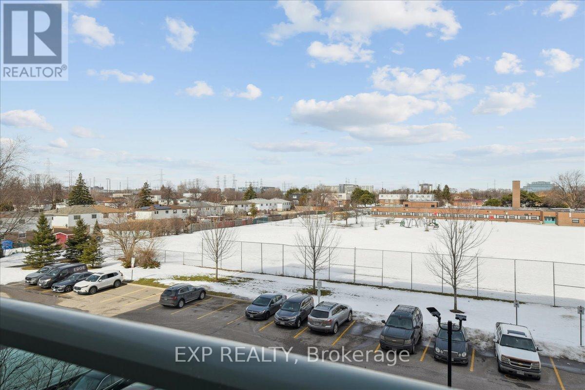 412 - 44 Longbourne Drive, Toronto (Willowridge-Martingrove-Richview), Ontario M9R 2M7 - Photo 17 - W12840086