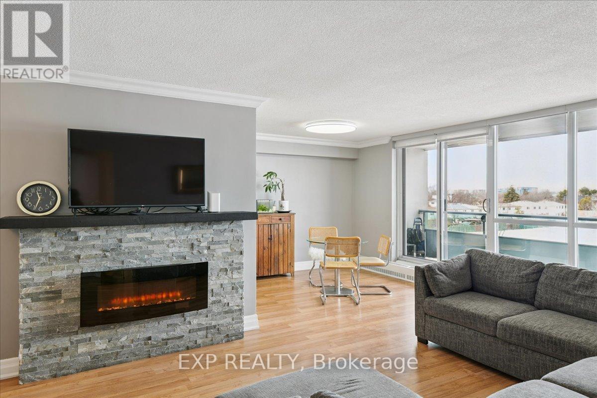 412 - 44 Longbourne Drive, Toronto (Willowridge-Martingrove-Richview), Ontario M9R 2M7 - Photo 3 - W12840086