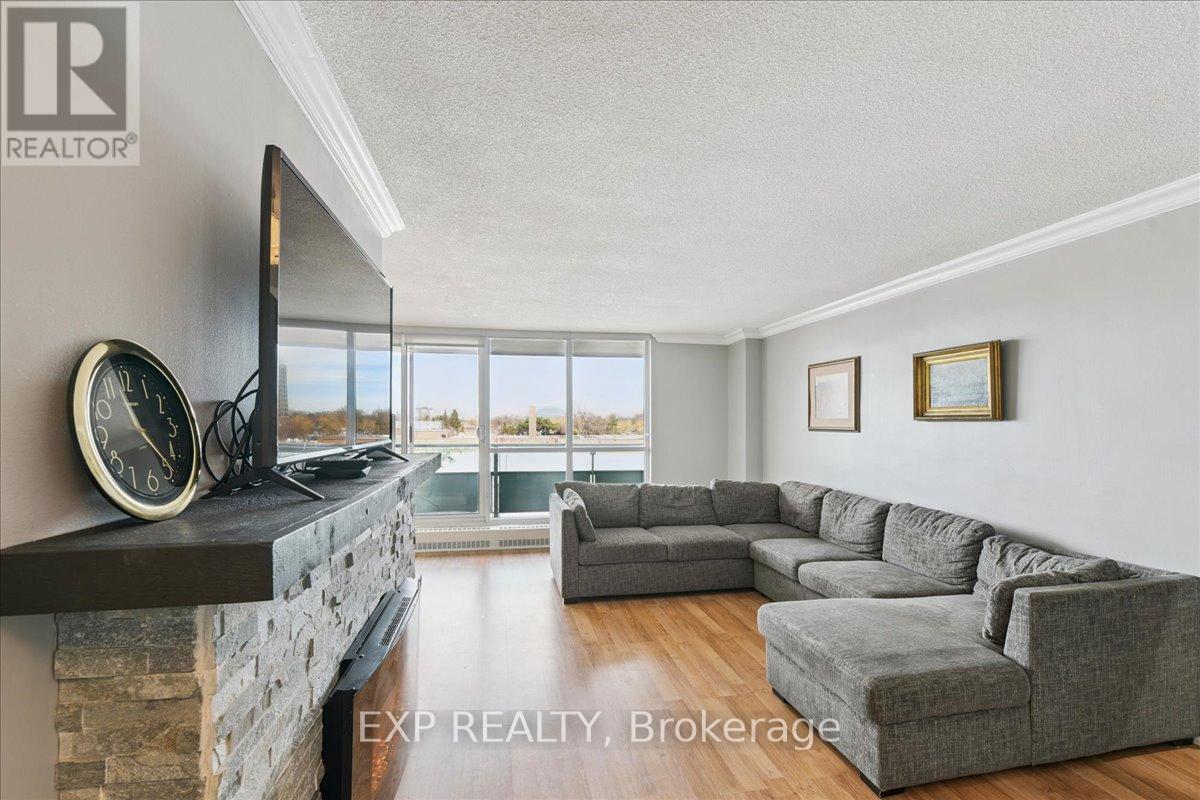 412 - 44 Longbourne Drive, Toronto (Willowridge-Martingrove-Richview), Ontario M9R 2M7 - Photo 5 - W12840086