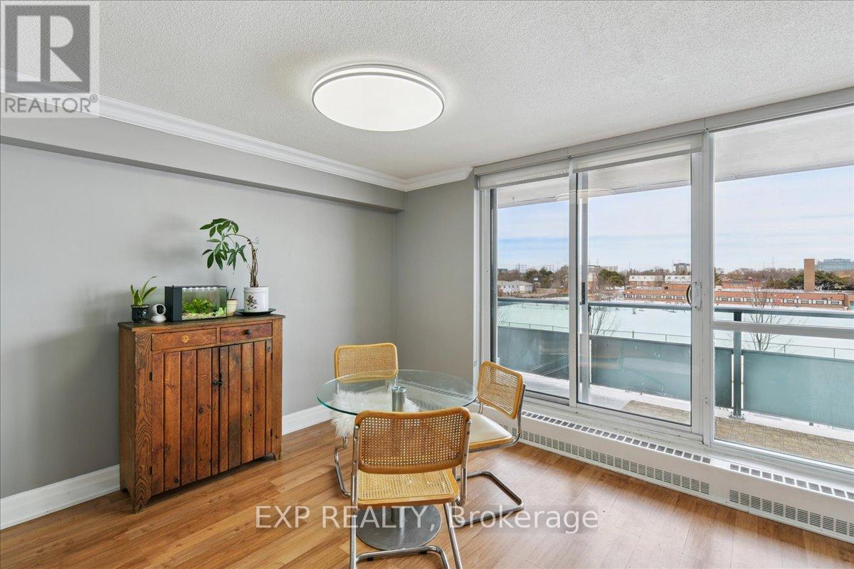 412 - 44 Longbourne Drive, Toronto (Willowridge-Martingrove-Richview), Ontario M9R 2M7 - Photo 6 - W12840086