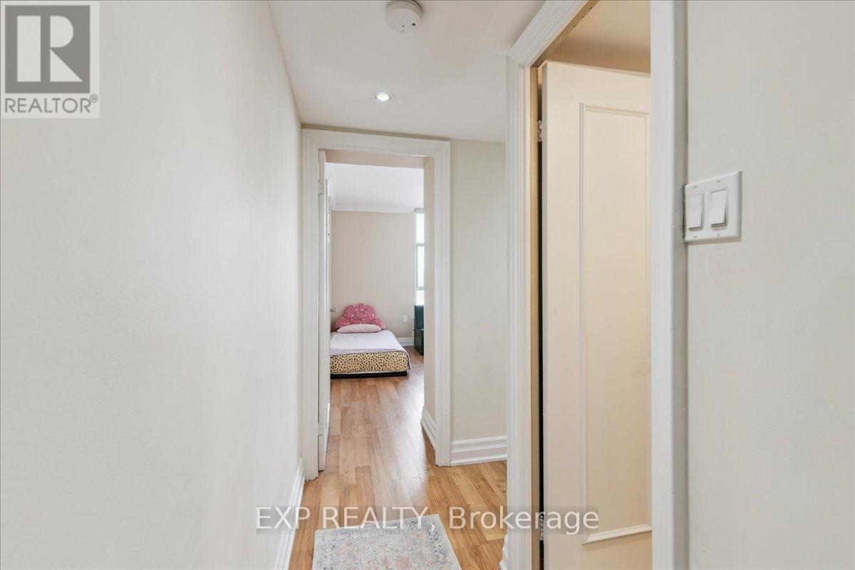 412 - 44 Longbourne Drive, Toronto (Willowridge-Martingrove-Richview), Ontario M9R 2M7 - Photo 7 - W12840086