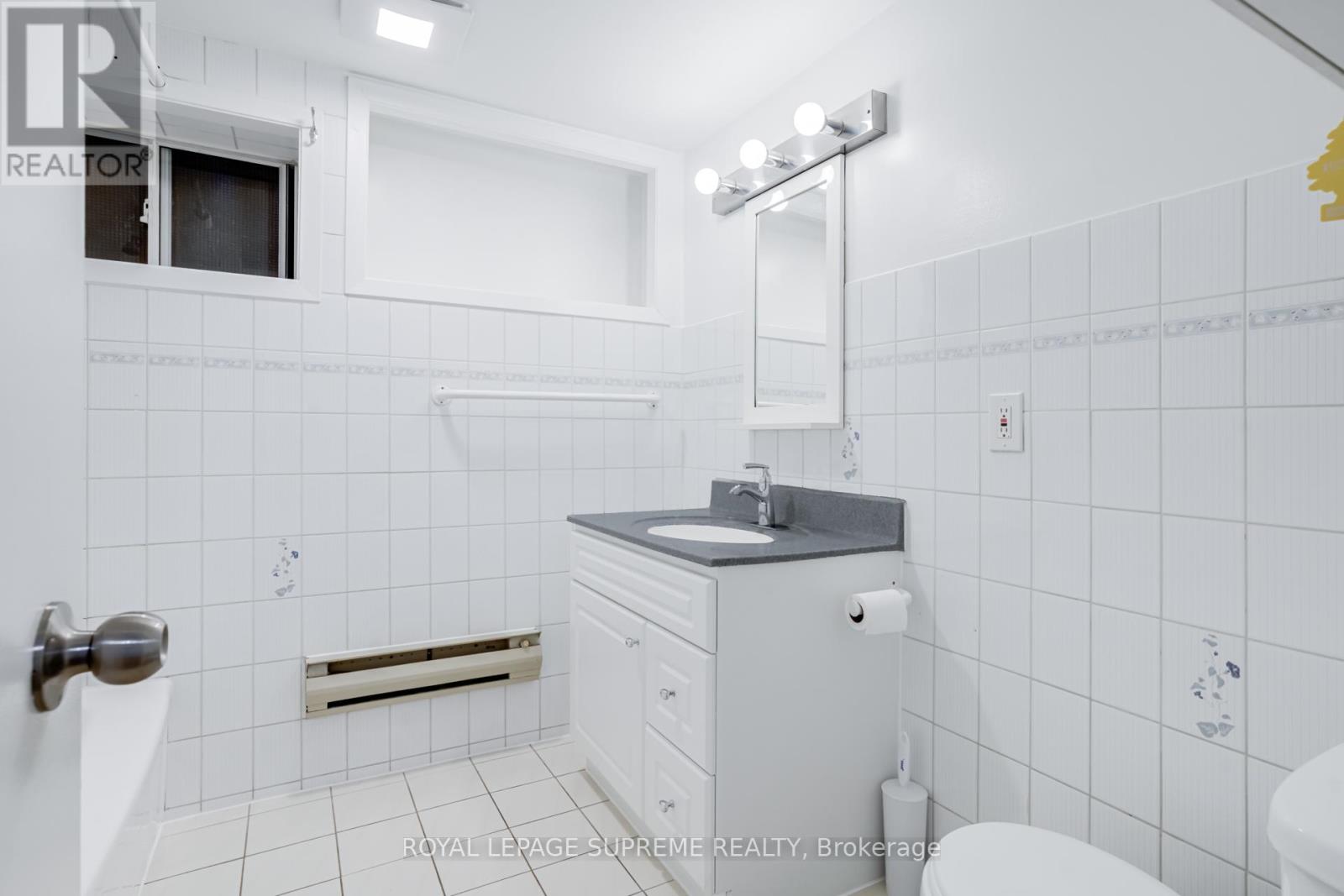 Lower - 224 Christie Street, Toronto, Ontario  M6G 3B7 - Photo 24 - W12840168