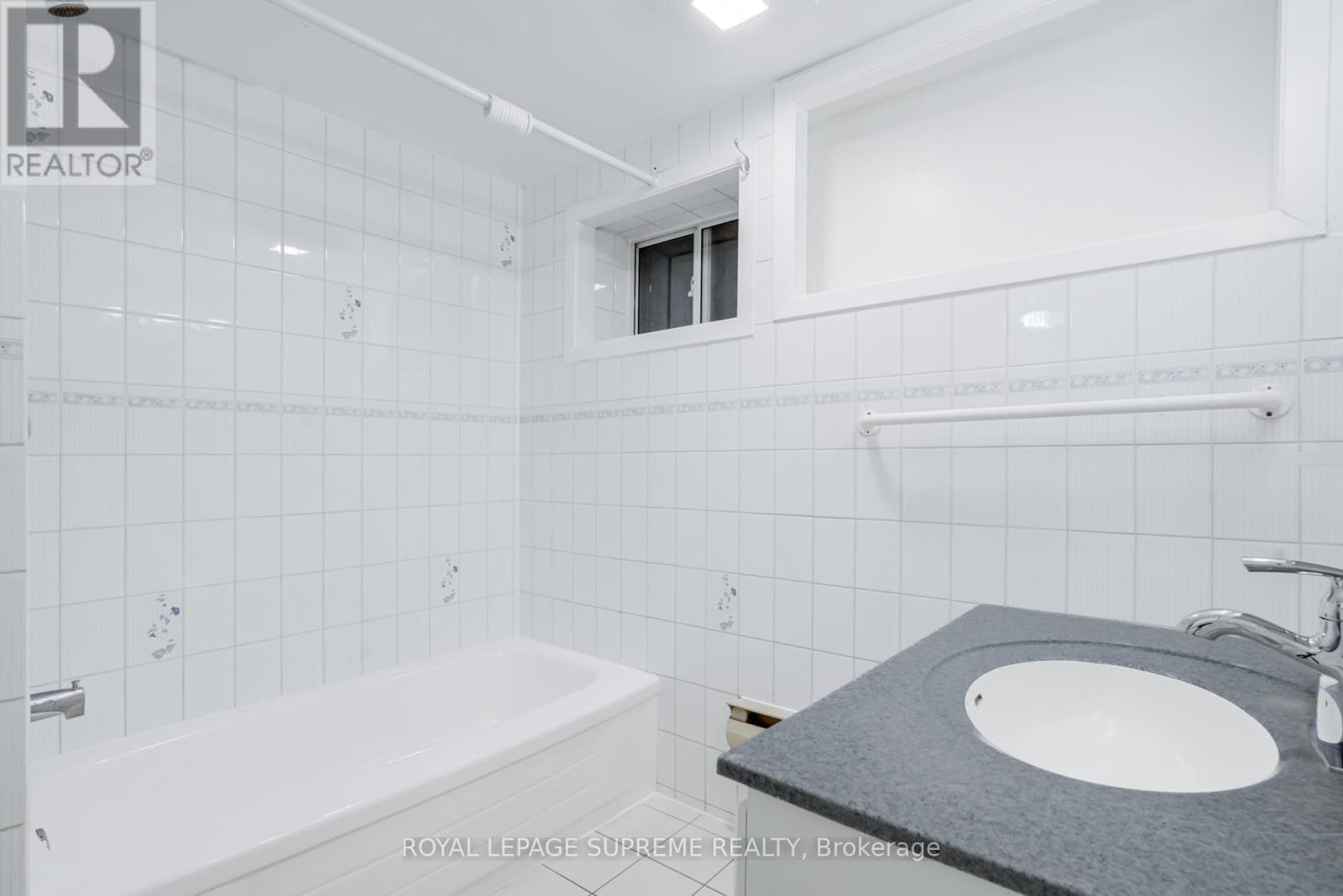 Lower - 224 Christie Street, Toronto, Ontario  M6G 3B7 - Photo 25 - W12840168