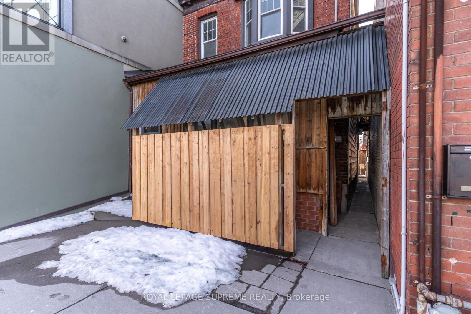 Lower - 224 Christie Street, Toronto, Ontario  M6G 3B7 - Photo 3 - W12840168