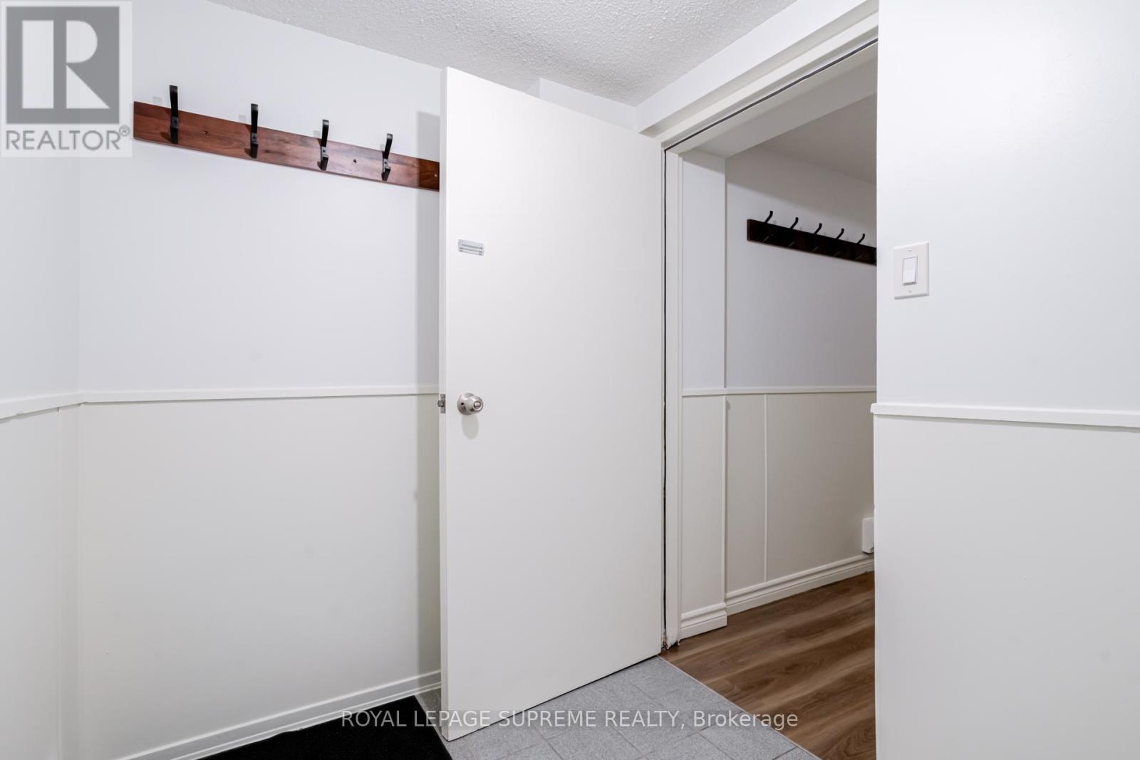Lower - 224 Christie Street, Toronto, Ontario  M6G 3B7 - Photo 6 - W12840168