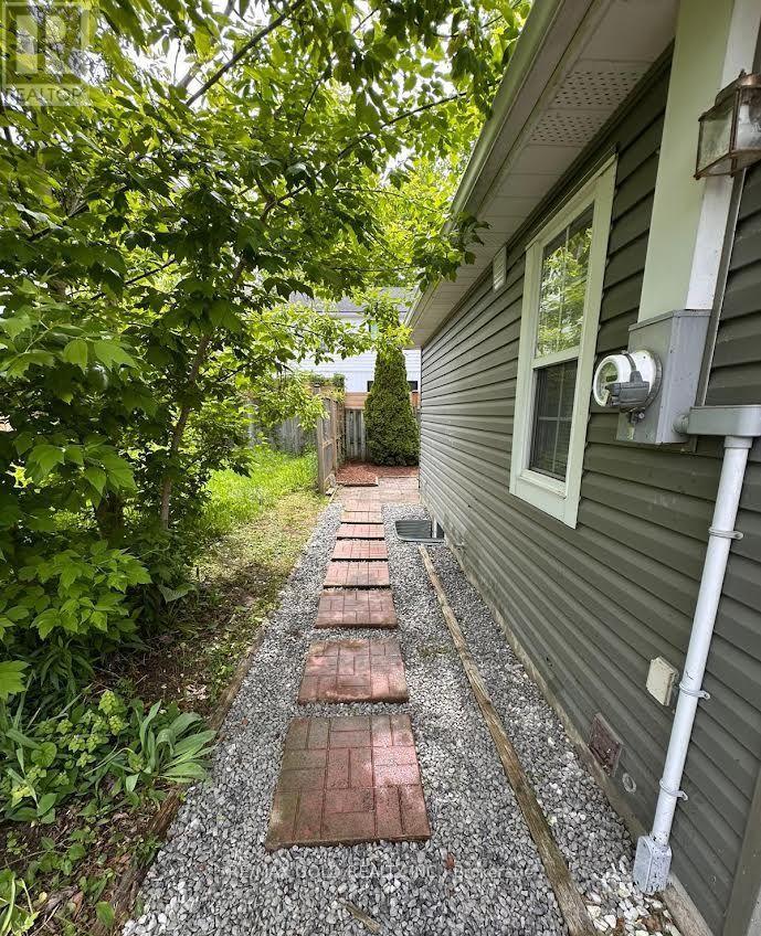 15 Shelley Avenue, St. Catharines, Ontario  L2N 5L4 - Photo 4 - X12840070