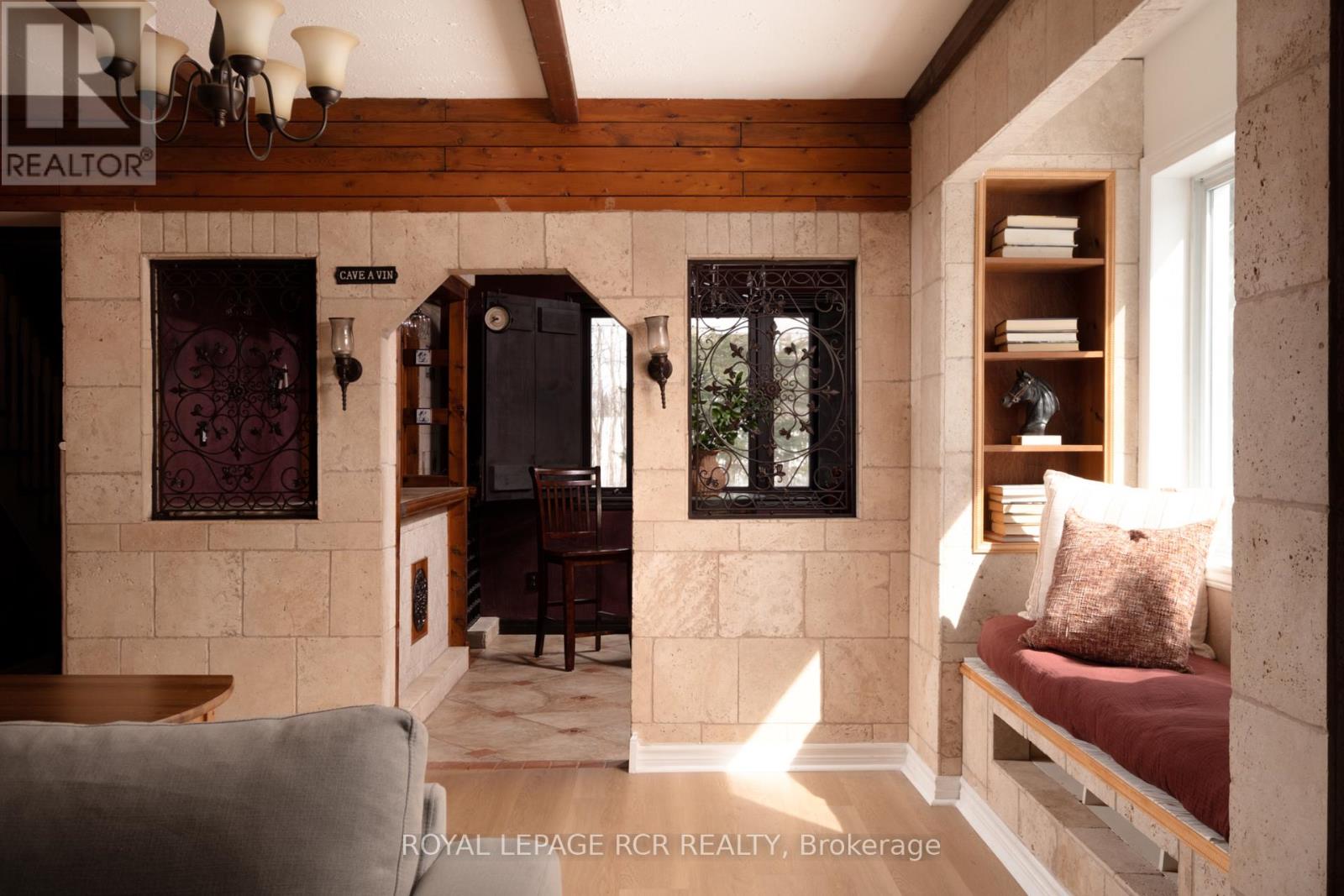 6024 Fourth Line, Erin, Ontario  L0N 1N0 - Photo 11 - X12840164