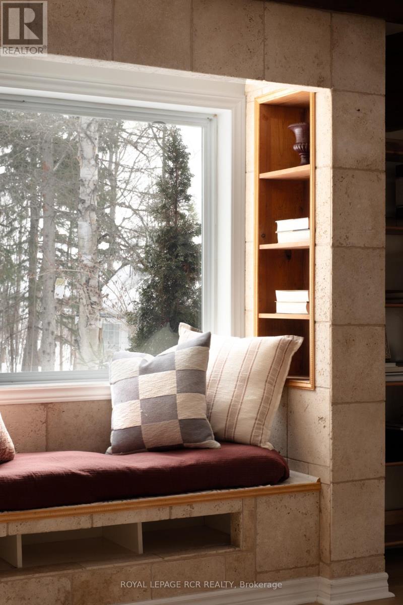 6024 Fourth Line, Erin, Ontario  L0N 1N0 - Photo 9 - X12840164