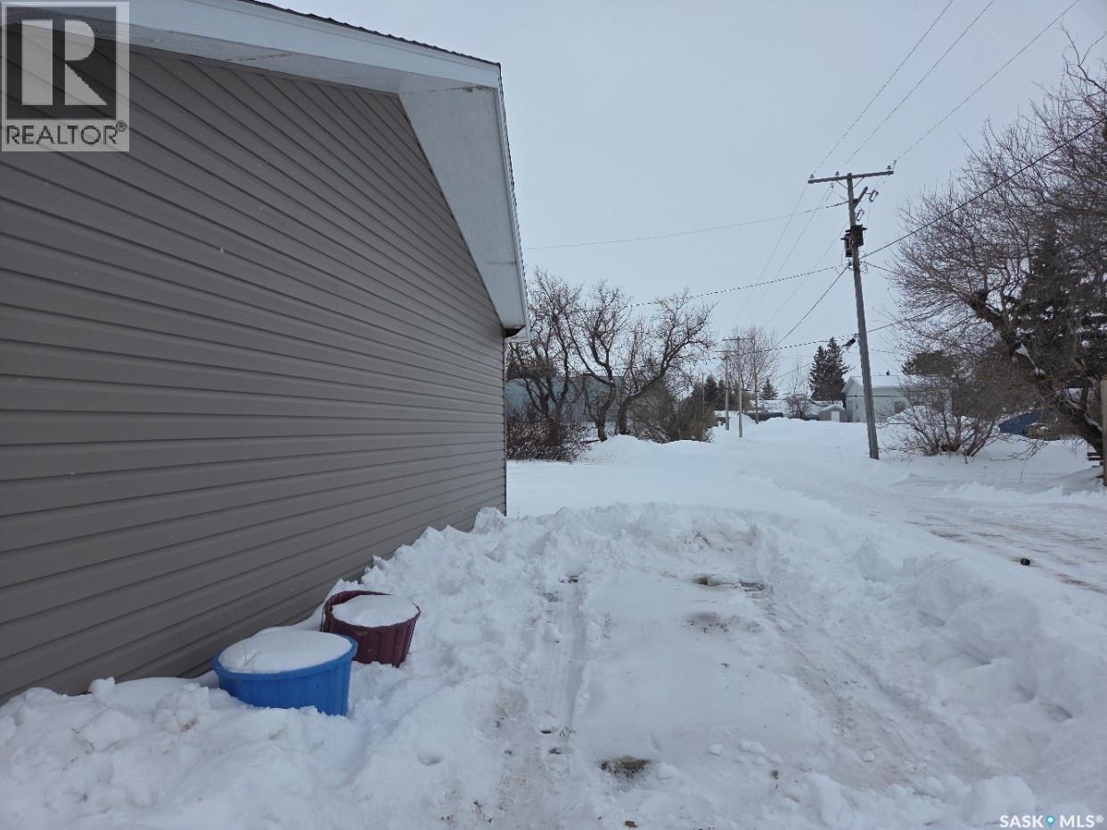 103 Railway Avenue S, Middle Lake, Saskatchewan  S0K 2X0 - Photo 2 - SK029617