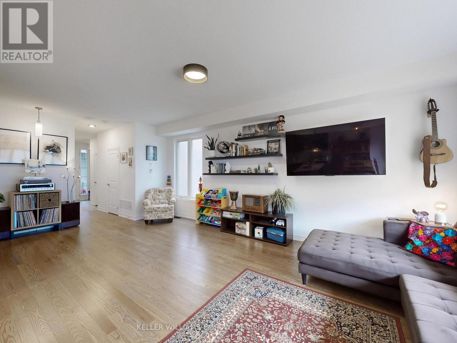 28 Gemini Drive, Barrie, Ontario  L9J 0P6 - Photo 7 - S12836200