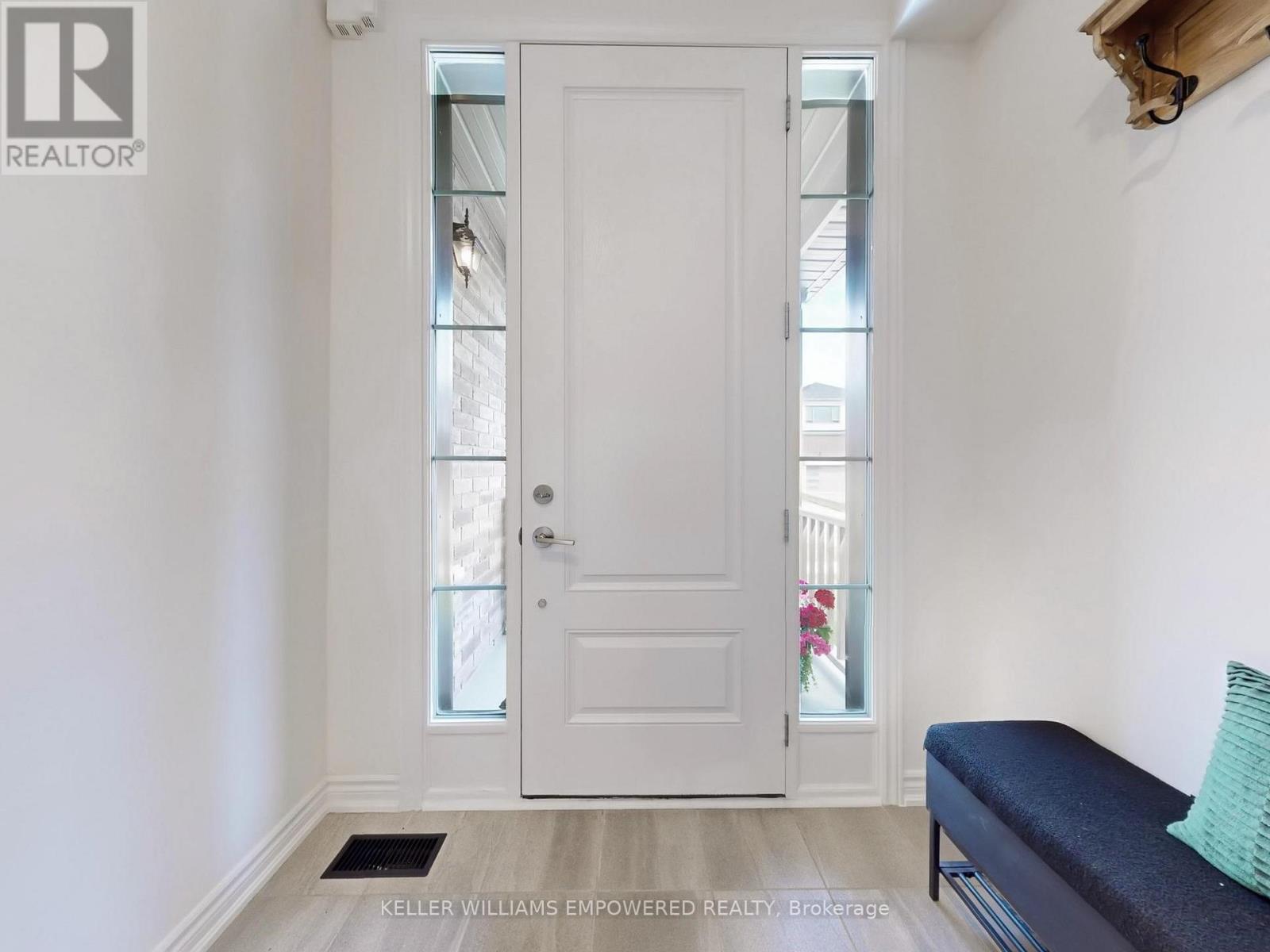 28 Gemini Drive, Barrie, Ontario  L9J 0P6 - Photo 3 - S12836200