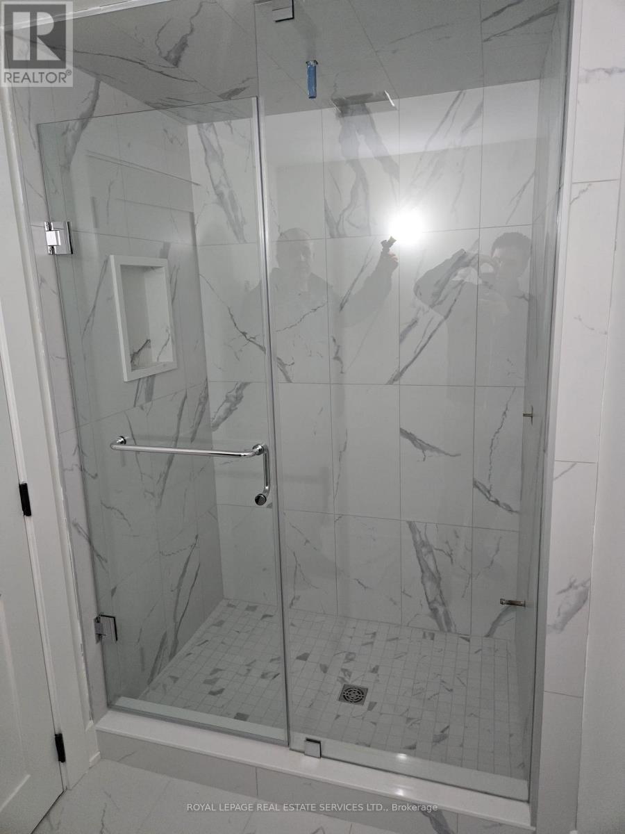 1 - 52 Peter Street, Mississauga, Ontario  L5H 2G8 - Photo 6 - W12812968