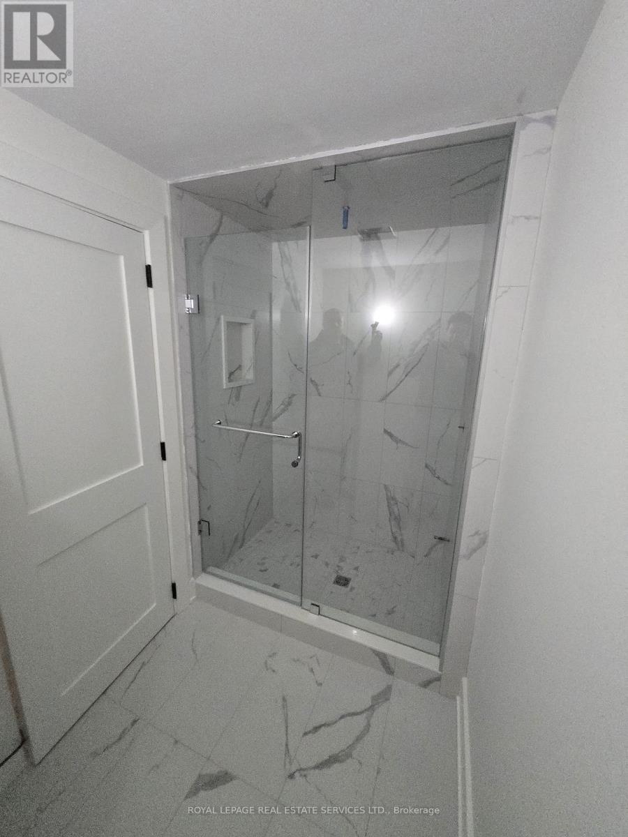 1 - 52 Peter Street, Mississauga, Ontario  L5H 2G8 - Photo 7 - W12812968