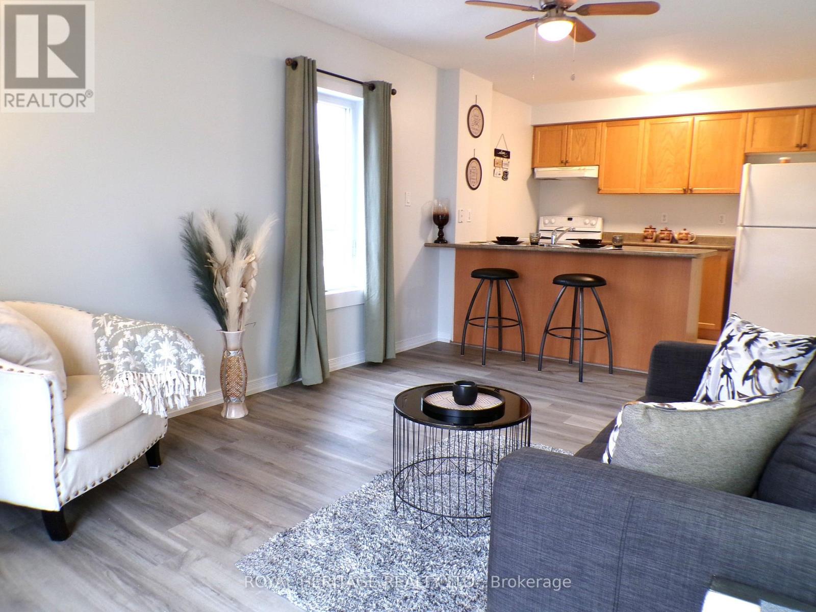 106 - 94 Aspen Springs Drive, Clarington, Ontario  L1C 5N4 - Photo 7 - E12840342