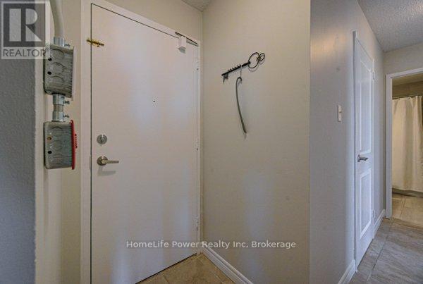 1014 - 1100 Courtland Avenue E, Kitchener, Ontario N2C 2H9 - Photo 3 - X12840308