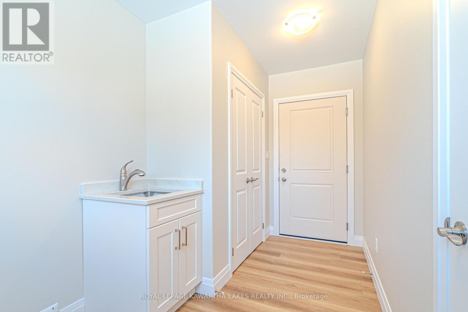 10 Patrick Street, Kawartha Lakes, Ontario  K0M 2B0 - Photo 18 - X12840210