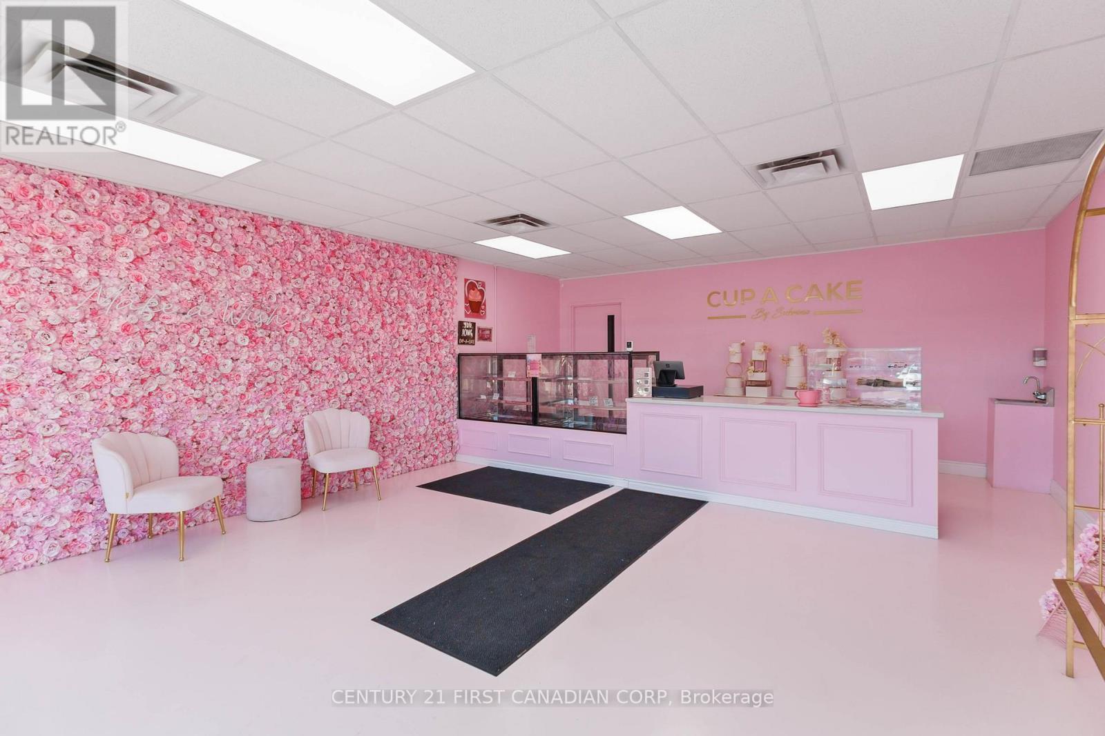 122 - 920 Commissioners Road, London South, Ontario  N5Z 3J1 - Photo 4 - X12840272