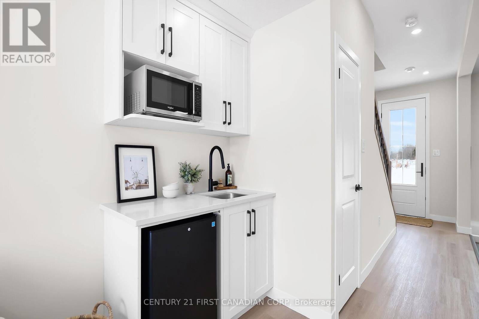 1 - 310 Callaway Road, London North, Ontario  N6G 0N8 - Photo 4 - X12840330