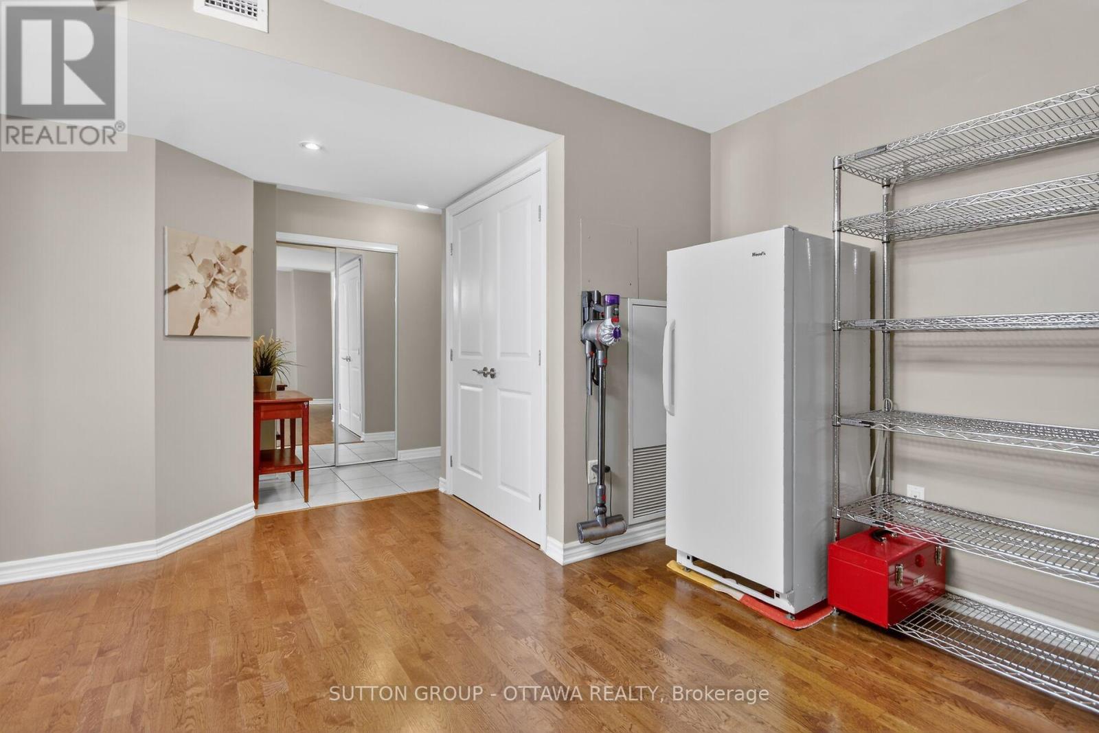 507 - 314 Central Park Drive, Ottawa, Ontario K2C 0R2 - Photo 8 - X12840324