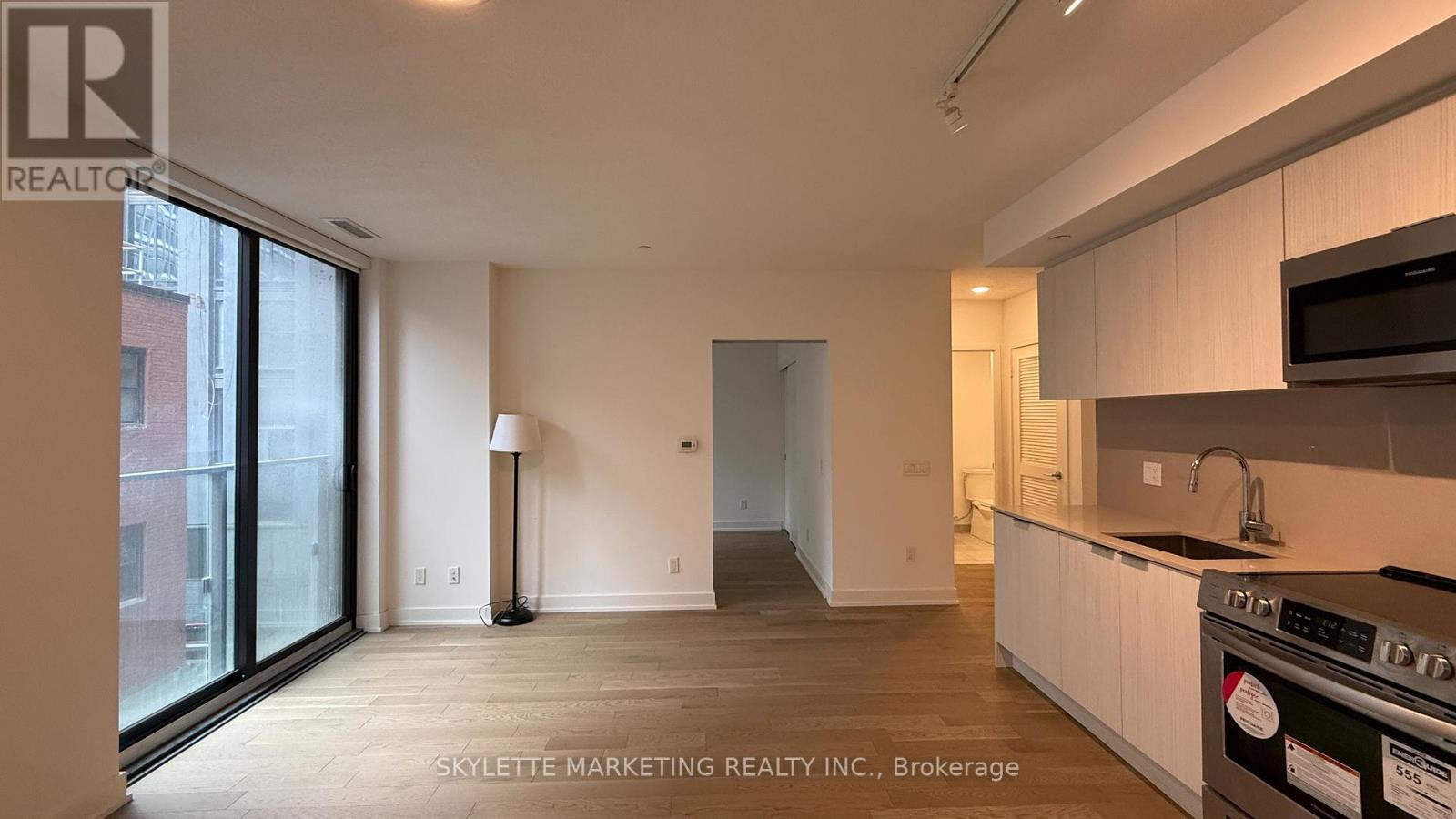 207 - 25 Richmond Street E, Toronto, Ontario  M5C 0A6 - Photo 6 - C12840178