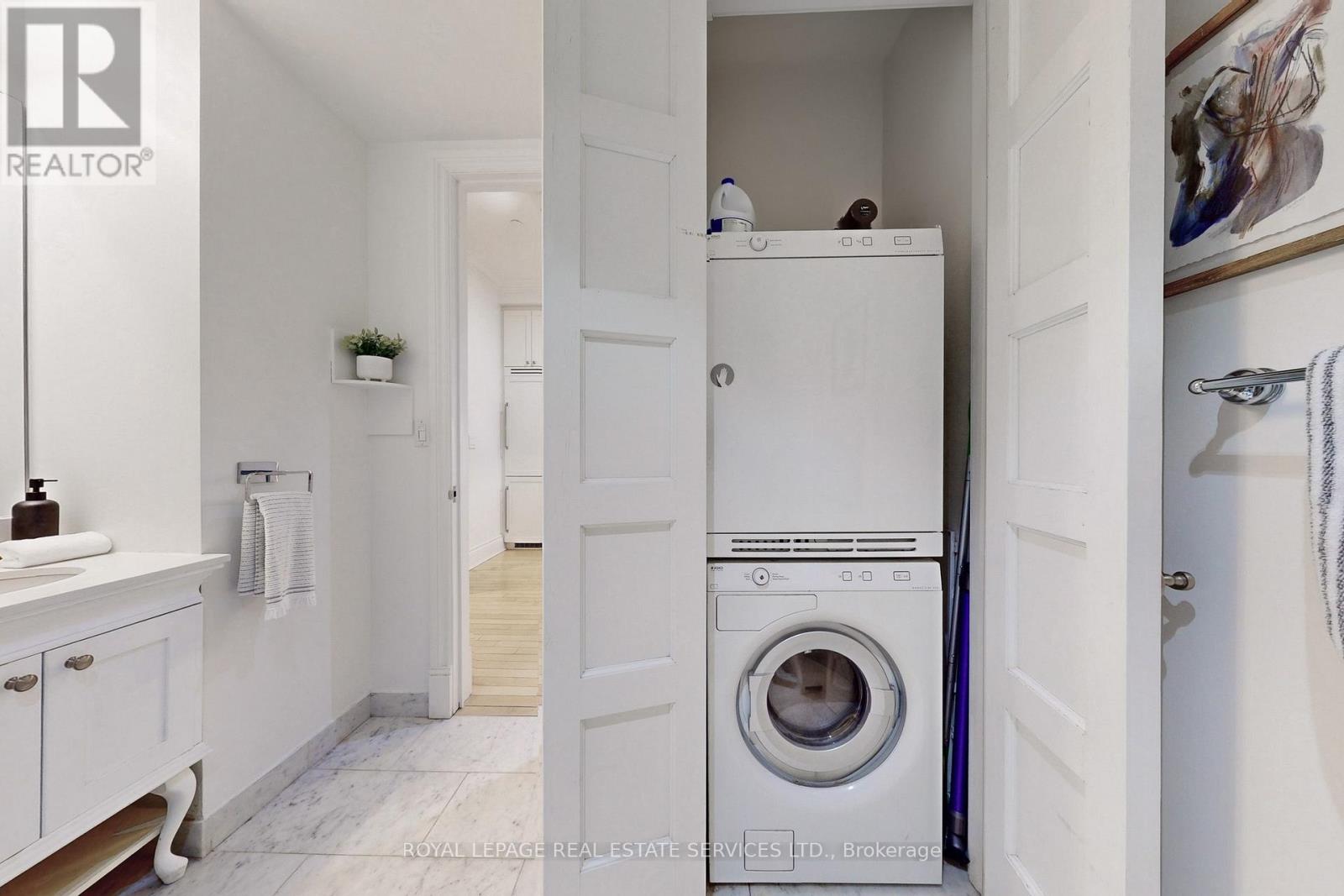 316 - 22 Leader Lane, Toronto, Ontario  M5E 0B2 - Photo 16 - C12840196