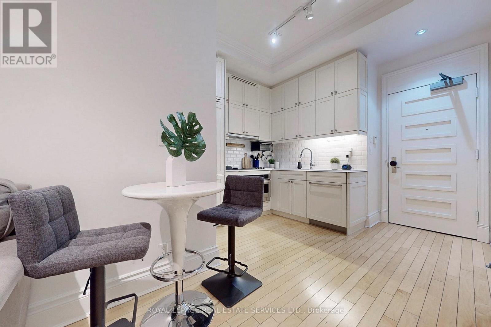 316 - 22 Leader Lane, Toronto, Ontario  M5E 0B2 - Photo 8 - C12840196