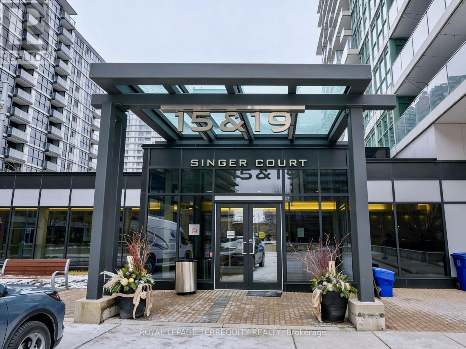 221 - 19 Singer Court, Toronto, Ontario  M2K 0B2 - Photo 3 - C12840366