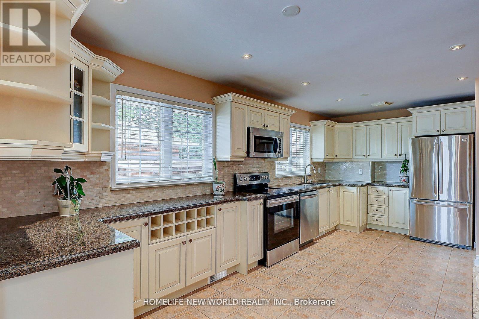 - Main - 3 Lynn Gate Crescent, Toronto, Ontario  M1T 2E2 - Photo 4 - E12840174