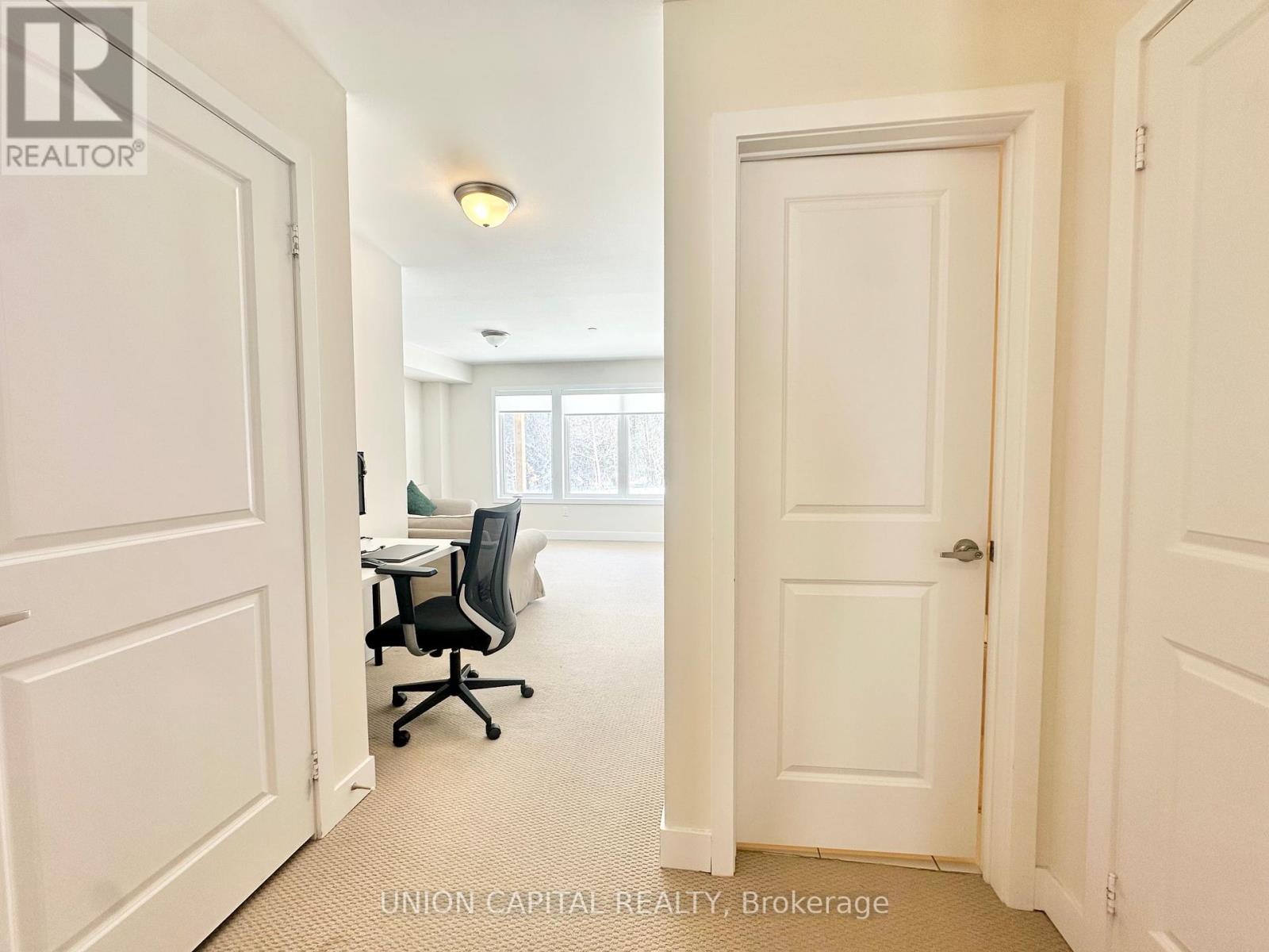 136 Credit Lane, Richmond Hill, Ontario  L4E 1G9 - Photo 6 - N12840310