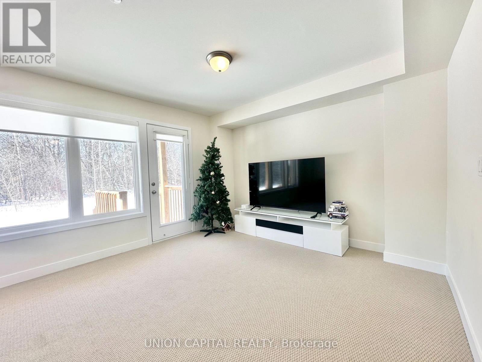 136 Credit Lane, Richmond Hill, Ontario  L4E 1G9 - Photo 8 - N12840310