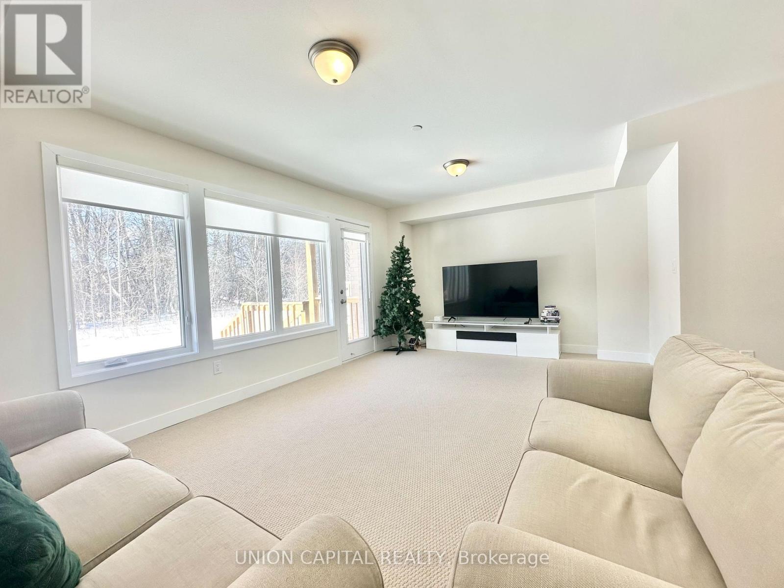 136 Credit Lane, Richmond Hill, Ontario  L4E 1G9 - Photo 9 - N12840310