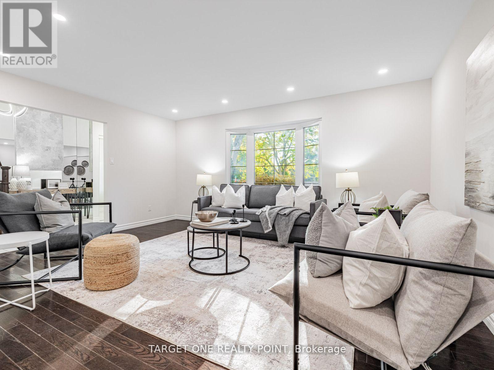 93 Mayvern Crescent, Richmond Hill, Ontario  L4C 5J6 - Photo 13 - N12840350