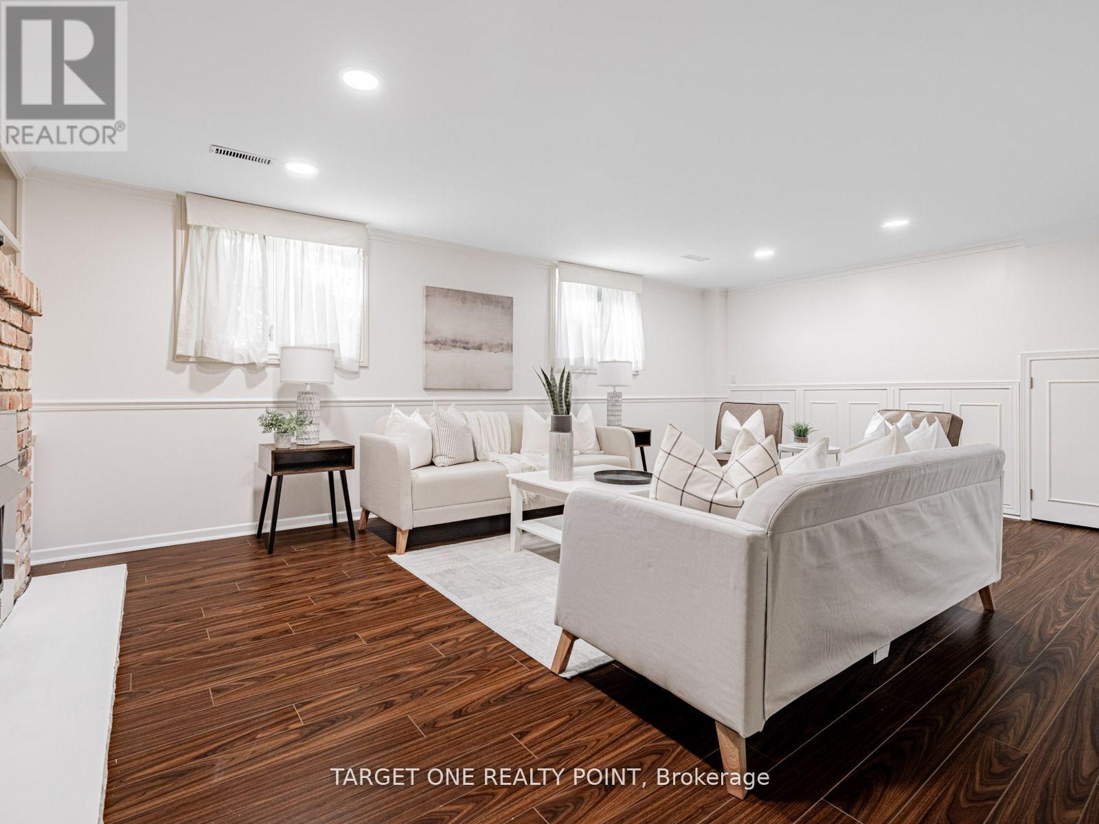 93 Mayvern Crescent, Richmond Hill, Ontario  L4C 5J6 - Photo 21 - N12840350