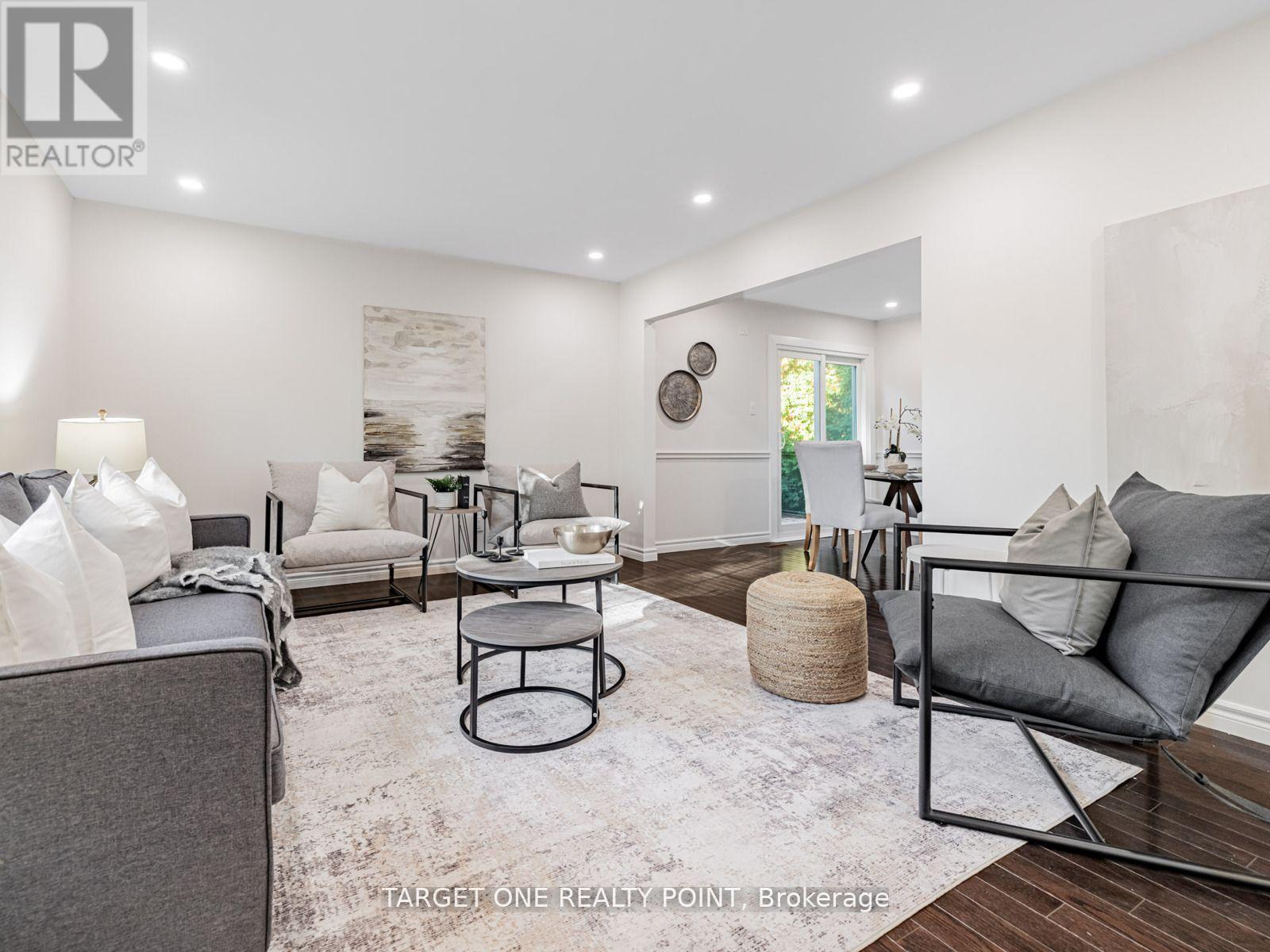 93 Mayvern Crescent, Richmond Hill, Ontario  L4C 5J6 - Photo 7 - N12840350