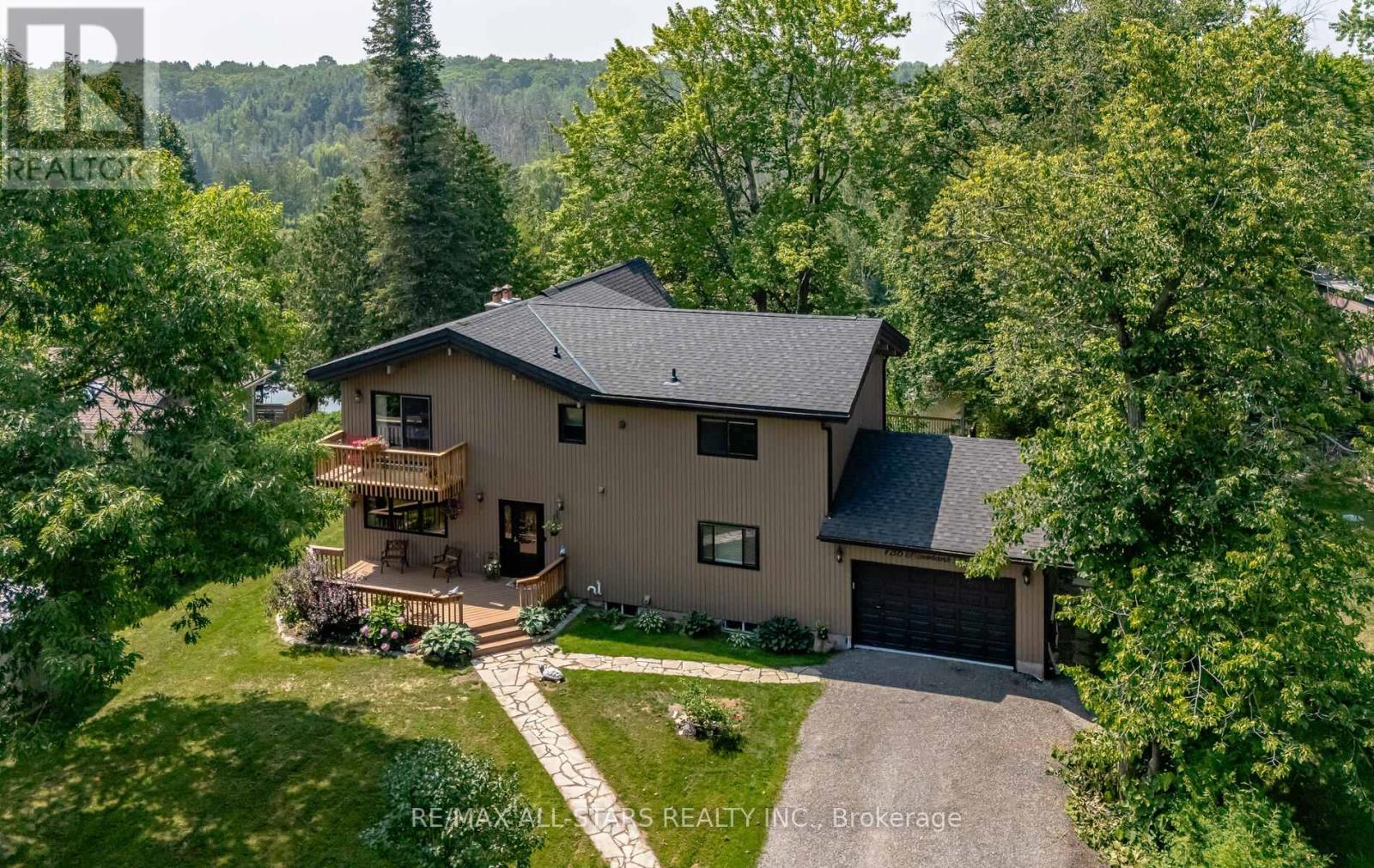 136 Riverbank Drive, Georgina, Ontario  L0E 1N0 - Photo 11 - N12840360