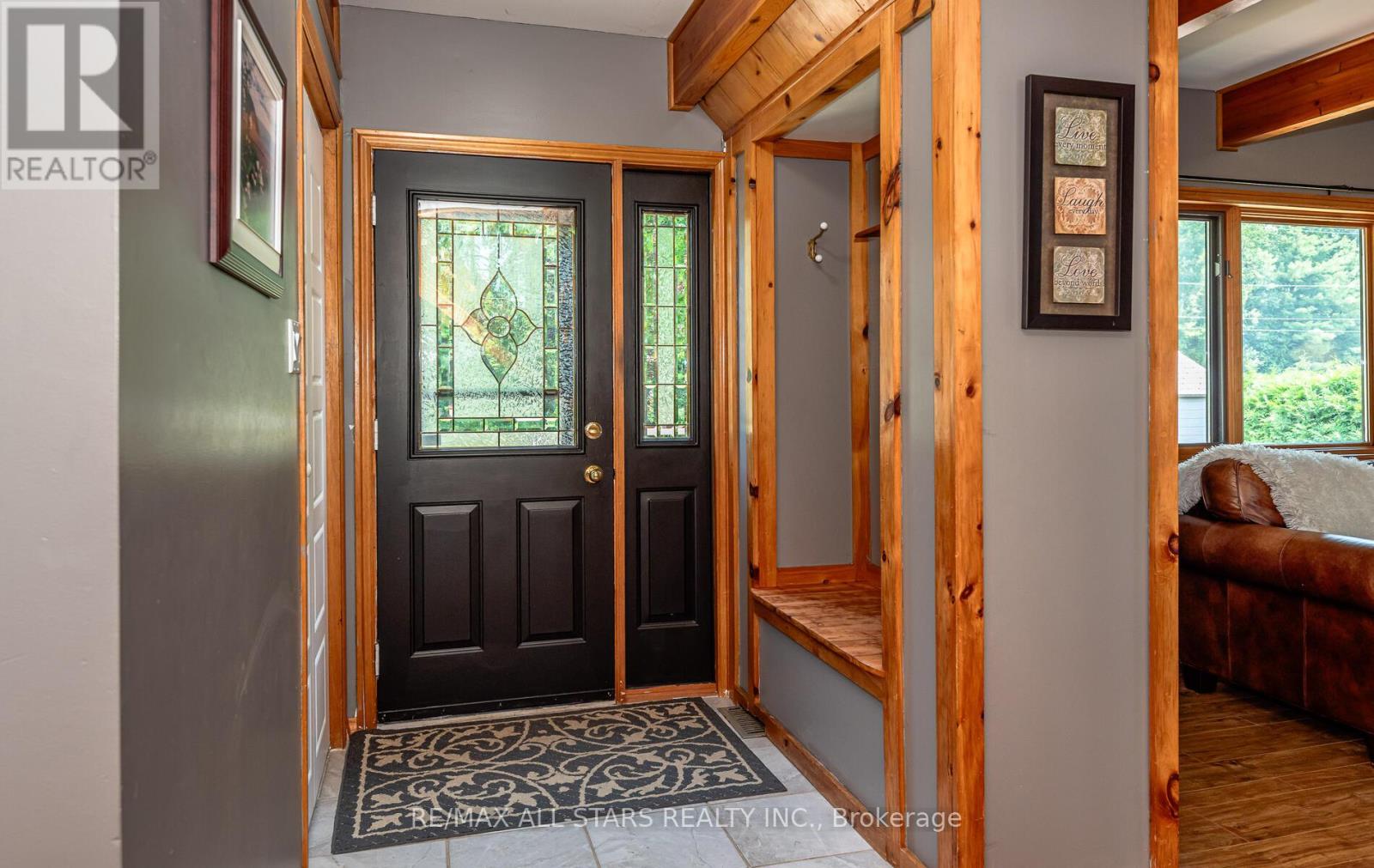 136 Riverbank Drive, Georgina, Ontario  L0E 1N0 - Photo 12 - N12840360