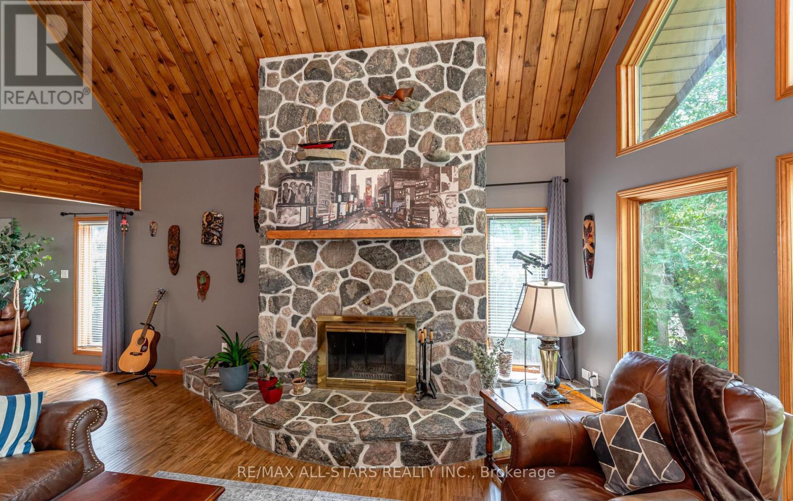 136 Riverbank Drive, Georgina, Ontario  L0E 1N0 - Photo 17 - N12840360