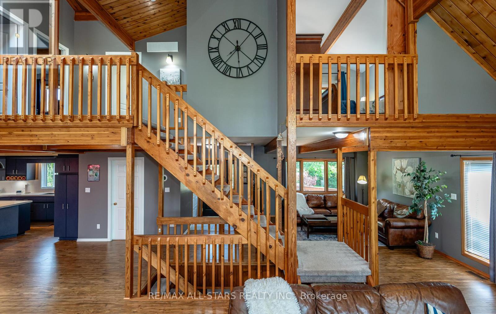 136 Riverbank Drive, Georgina, Ontario  L0E 1N0 - Photo 19 - N12840360