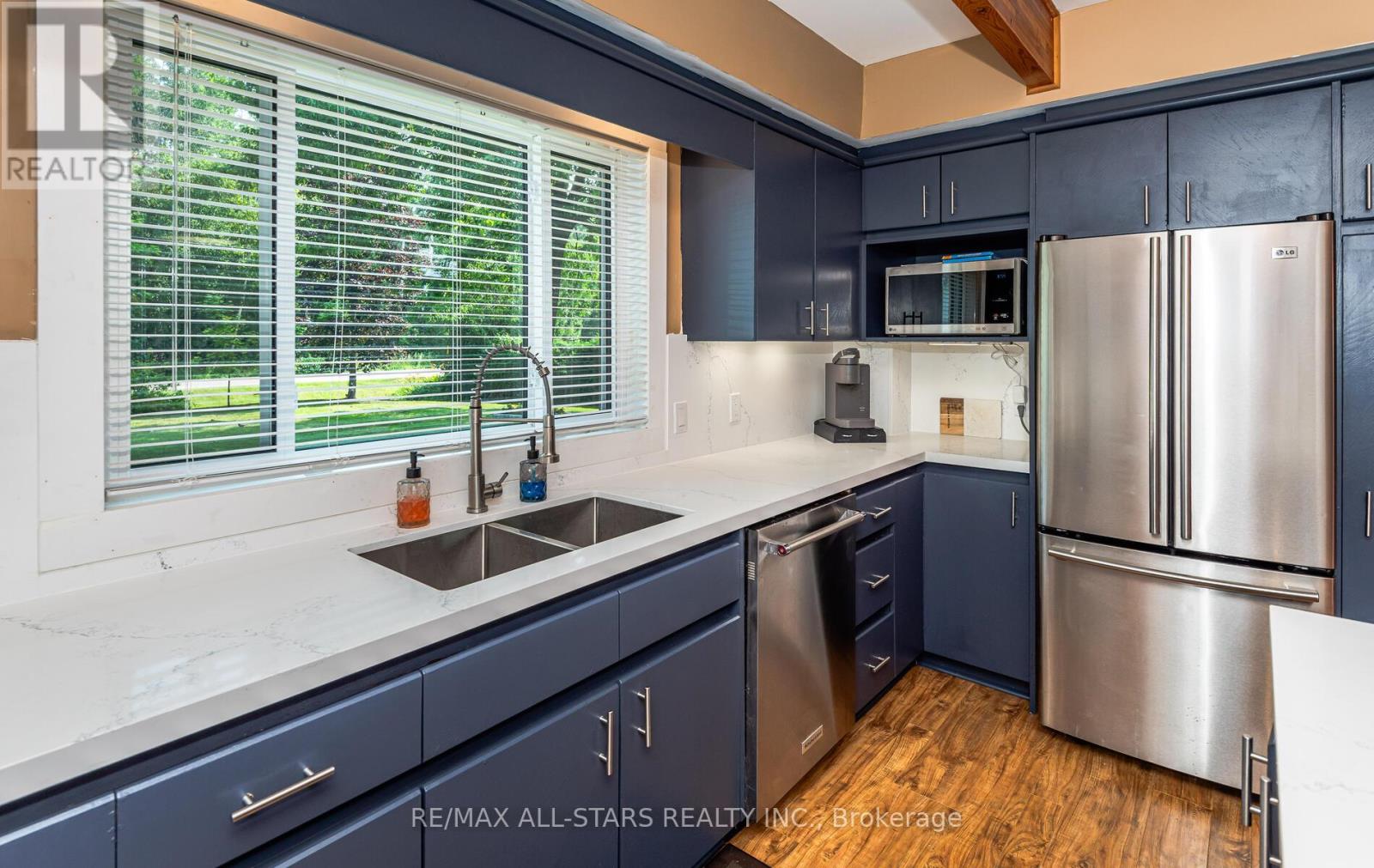 136 Riverbank Drive, Georgina, Ontario  L0E 1N0 - Photo 24 - N12840360