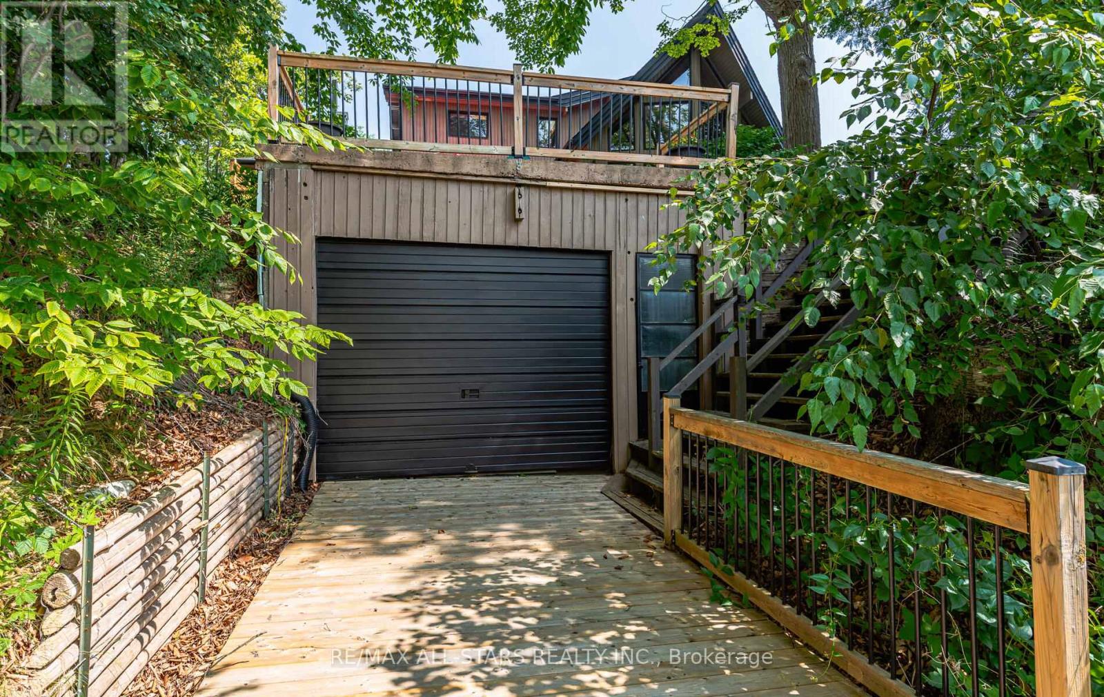 136 Riverbank Drive, Georgina, Ontario  L0E 1N0 - Photo 47 - N12840360