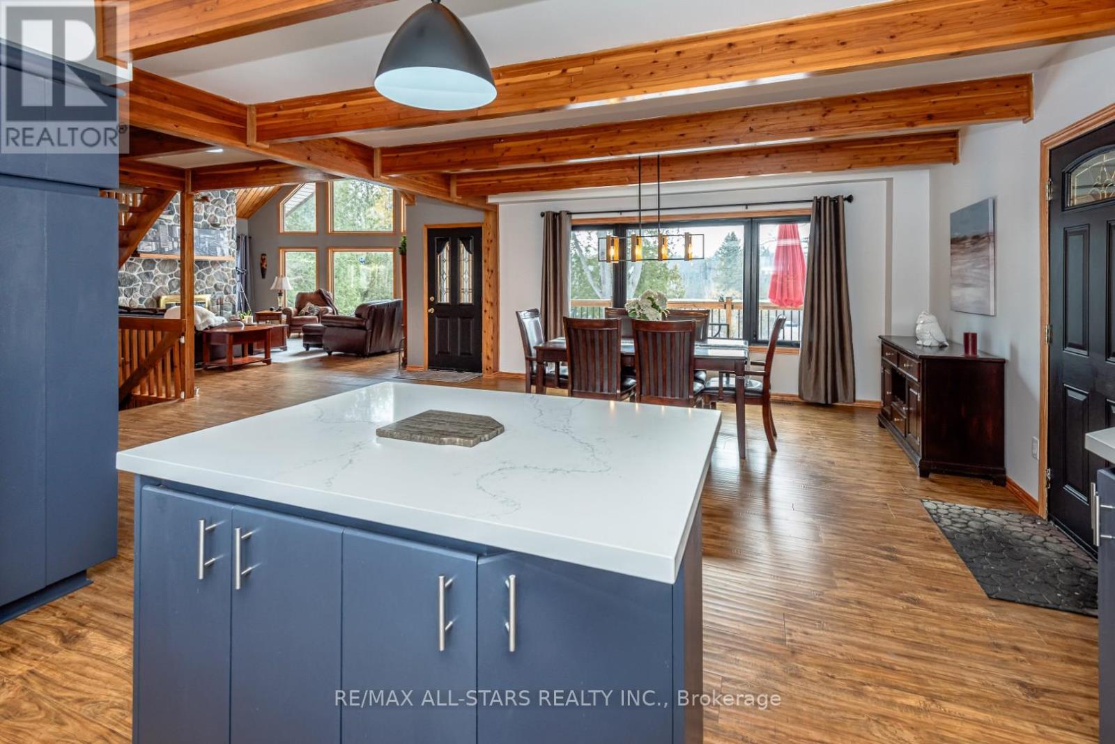 136 Riverbank Drive, Georgina, Ontario  L0E 1N0 - Photo 7 - N12840360