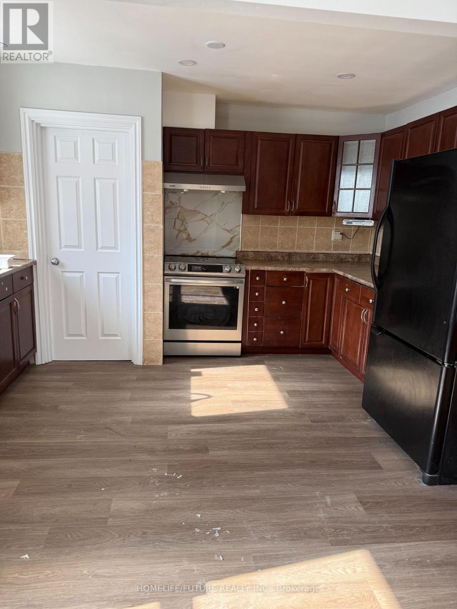 22 Hawkridge Avenue, Markham, Ontario  L3P 1V7 - Photo 5 - N12840394