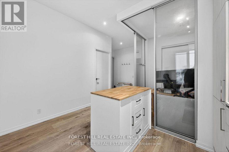 306 - 1000 Portage Parkway, Vaughan, Ontario  L4K 0L1 - Photo 8 - N12840442