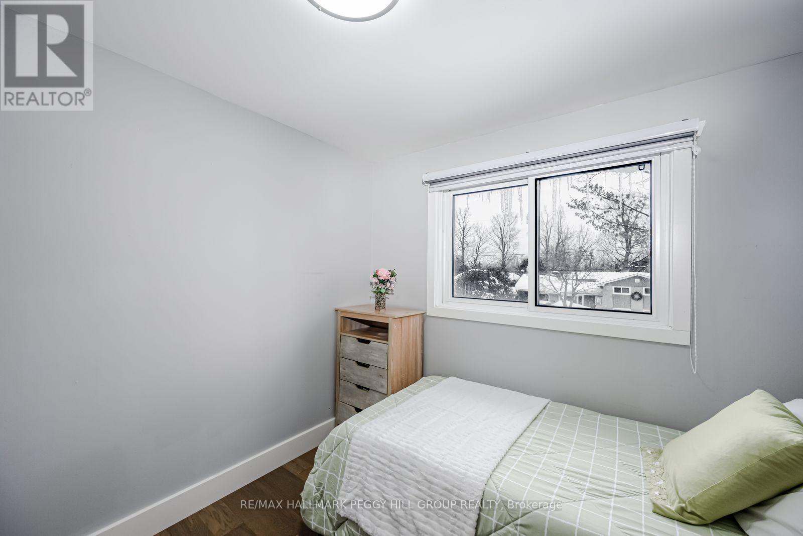 17 Walker Avenue, Orillia, Ontario  L3V 6G8 - Photo 10 - S12840246