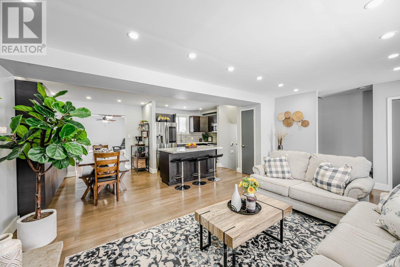 17 Walker Avenue, Orillia, Ontario  L3V 6G8 - Photo 3 - S12840246