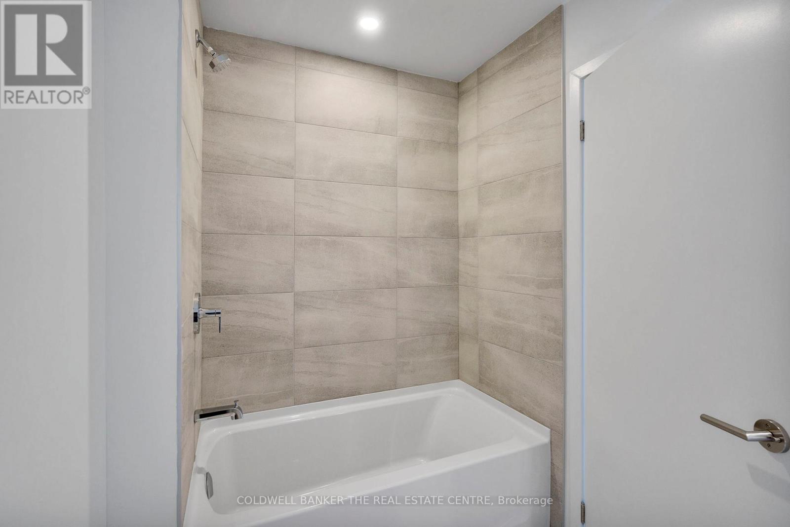 Unit #1302 - 39 Mary Street, Barrie (City Centre), Ontario  L4N 1S9 - Photo 8 - S12840274