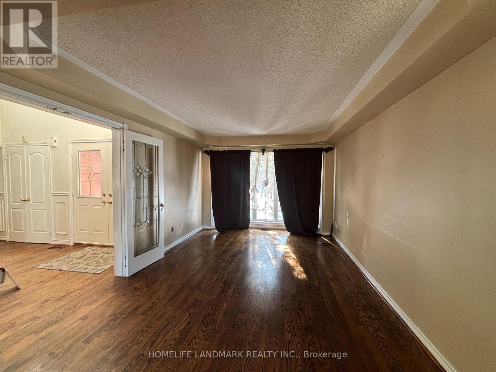 109 Carlyle Crescent, Aurora, Ontario  L4G 6P6 - Photo 4 - N12831986