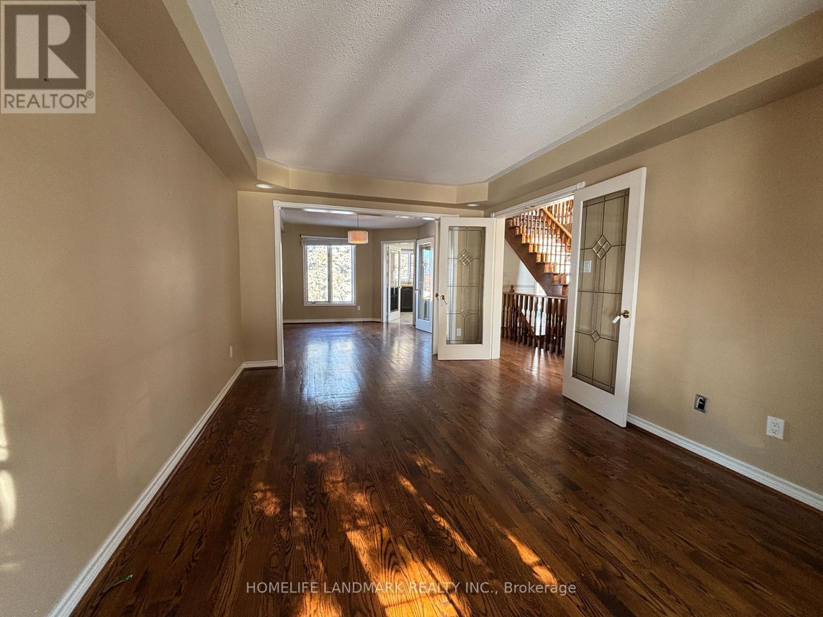 109 Carlyle Crescent, Aurora, Ontario  L4G 6P6 - Photo 5 - N12831986