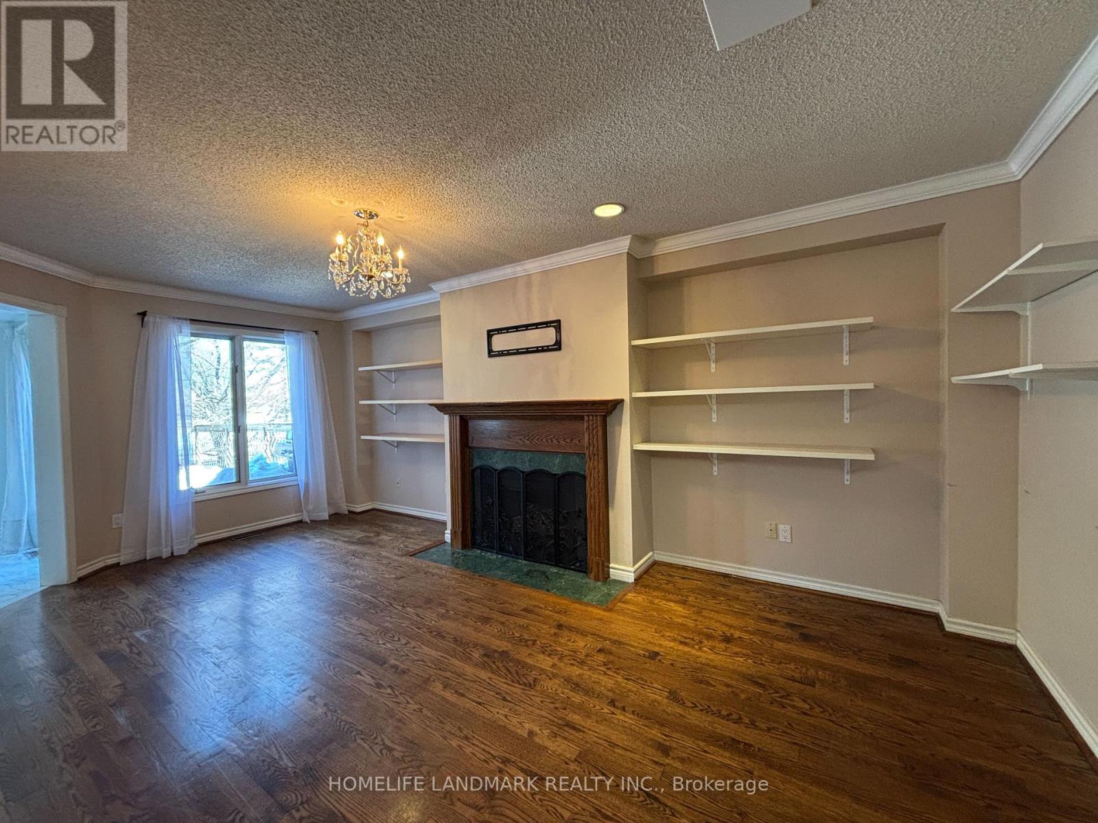 109 Carlyle Crescent, Aurora, Ontario  L4G 6P6 - Photo 3 - N12831986