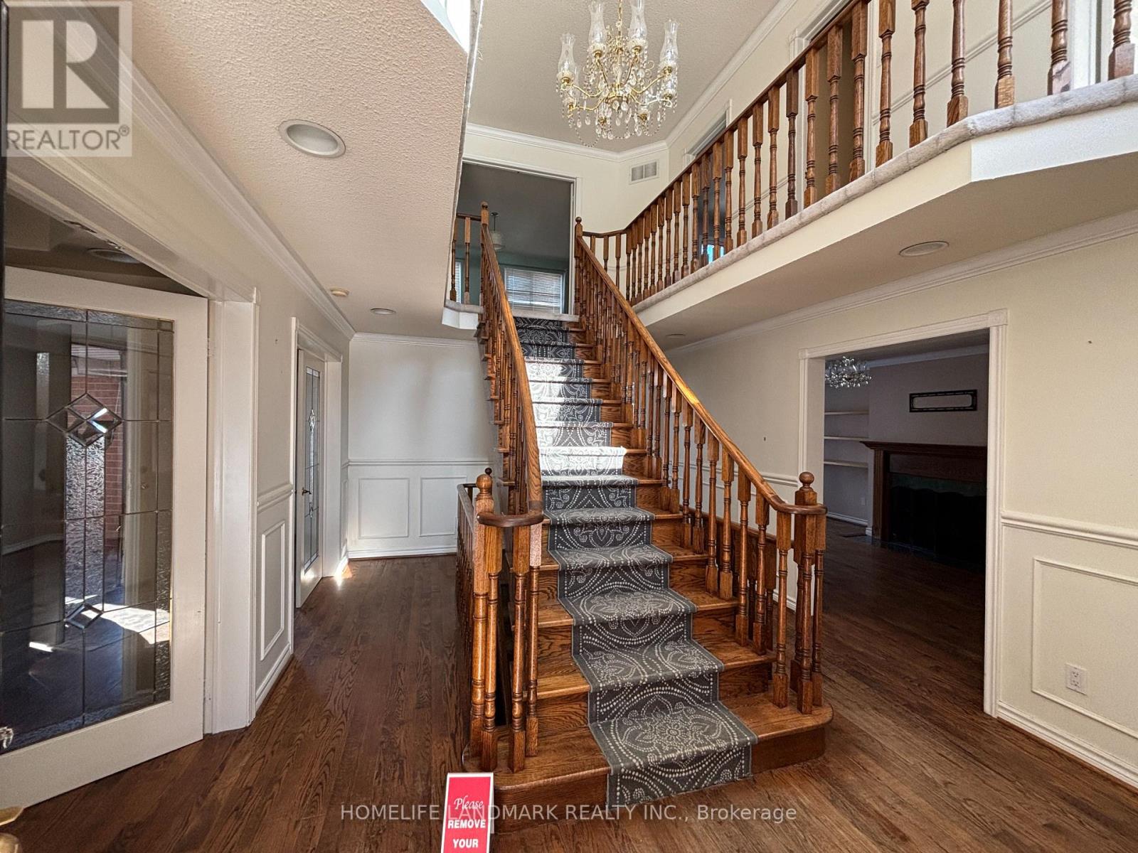 109 Carlyle Crescent, Aurora, Ontario  L4G 6P6 - Photo 2 - N12831986